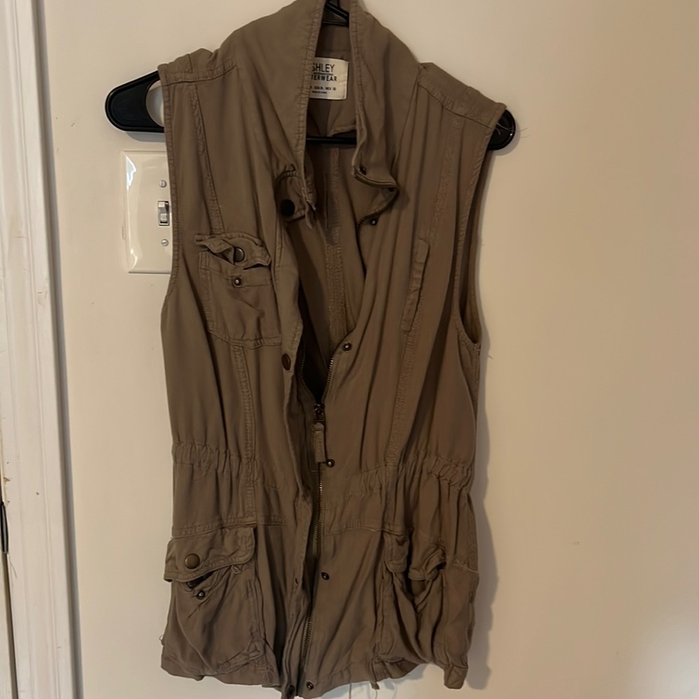 Tan vest